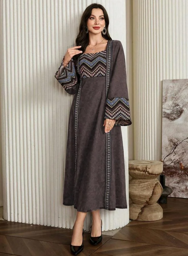 تايك تو جلابية بياقة مربعة وطبعة جرافيك